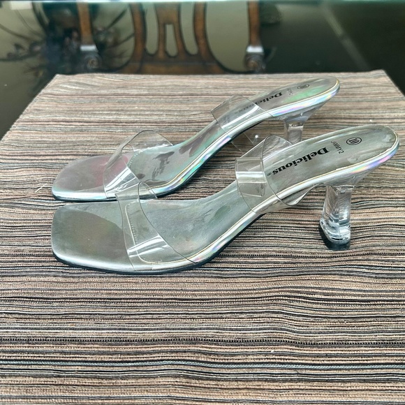 Delicious Translucent Strap Sandals, Holographic Sole & Lucite Heels Size 10 - Picture 5 of 6